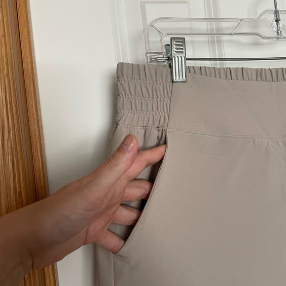 Coolibar Wide Leg Pants Cream/Tan Size Medium UPF 50+ - Picture 4 of 11